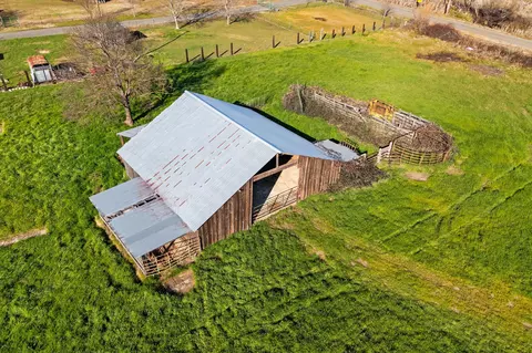 22809 Venzke Rd, Cottonwood, CA 96022