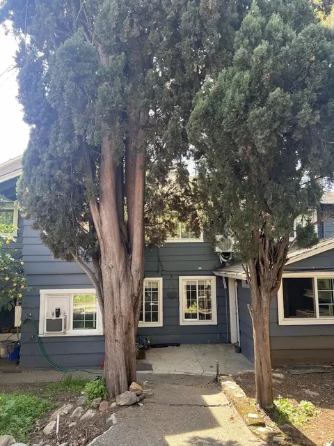 Exterior - 1129 Magnolia Ave, Redding, CA 96001 photo 9 of 11