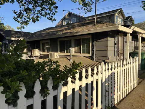 Exterior - 1129 Magnolia Ave, Redding, CA 96001 photo 2 of 11