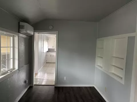 Living - 1129 Magnolia Ave, Redding, CA 96001 photo 1 of 4