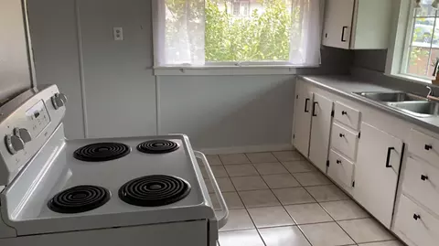 Kitchen - 1129 Magnolia Ave, Redding, CA 96001 photo 2 of 7