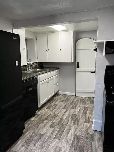 Kitchen - 1129 Magnolia Ave, Redding, CA 96001 photo 7 of 7
