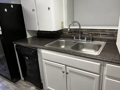 Kitchen - 1129 Magnolia Ave, Redding, CA 96001 photo 6 of 7