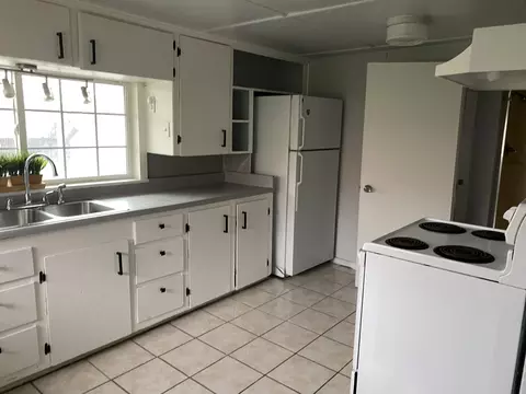 Kitchen - 1129 Magnolia Ave, Redding, CA 96001 photo 1 of 7