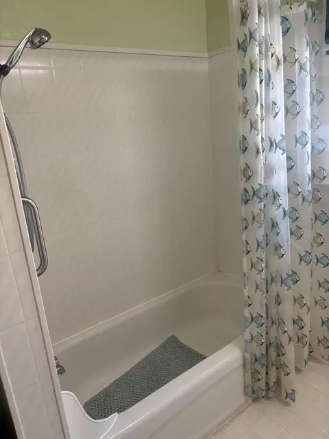 Bath - 300 E Modoc St, Alturas, CA 96101 photo 2 of 3