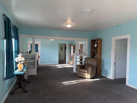 Living - 300 E Modoc St, Alturas, CA 96101 photo 2 of 3