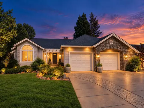 3126 Riesling Path, Redding, CA 96001