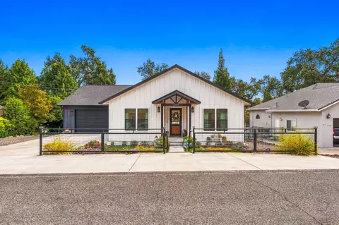 Exterior - 22309 Adobe Rd, Red Bluff, CA 96080 photo 3 of 12
