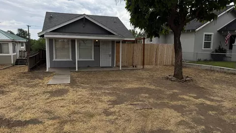 425 Pardee Ave, Susanville, CA 96130