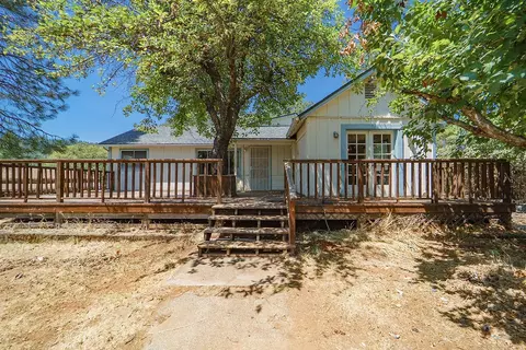 86 Long St, Weaverville, CA 96093