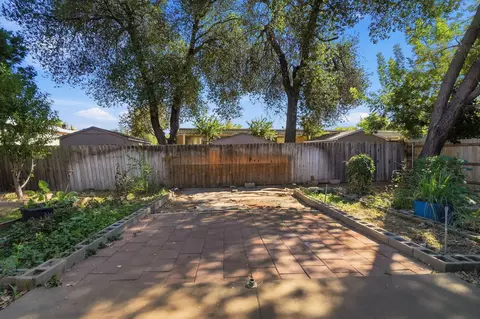 Exterior - 3549 Adams Ln, Redding, CA 96002 photo 3 of 14