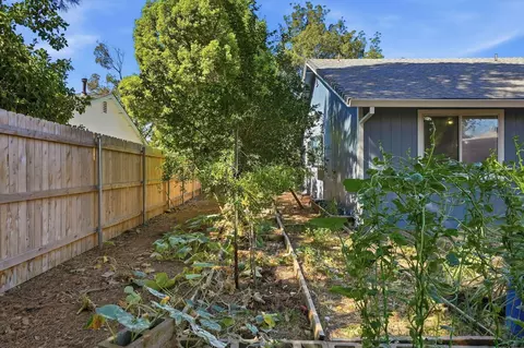 Exterior - 3549 Adams Ln, Redding, CA 96002 photo 6 of 14