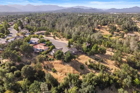 866 Blackstone Ct, Redding, CA 96003 photo 12