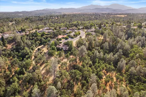866 Blackstone Ct, Redding, CA 96003 photo 13