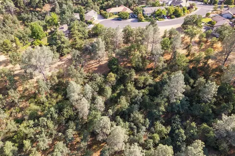 866 Blackstone Ct, Redding, CA 96003 photo 9