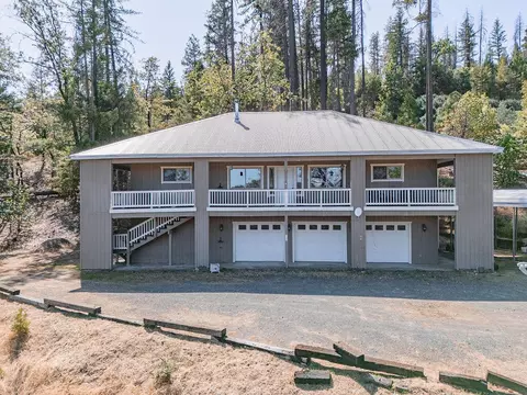 872 Top Of The Grade, Douglas City, CA 96024