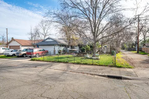 2239 Garden Ave, Redding, CA 96001 photo 3