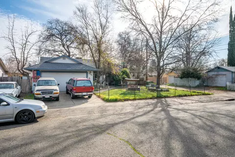 2239 Garden Ave, Redding, CA 96001