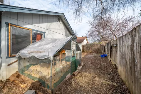2239 Garden Ave, Redding, CA 96001 photo 36