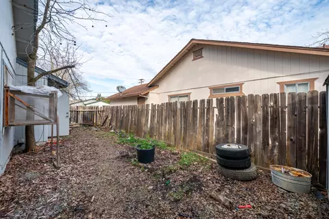 2239 Garden Ave, Redding, CA 96001 photo 39