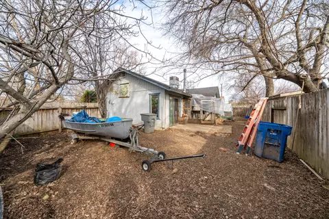 2239 Garden Ave, Redding, CA 96001 photo 33