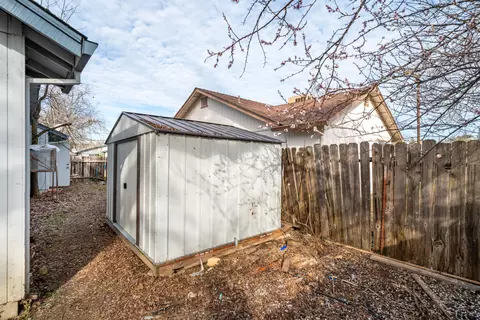 2239 Garden Ave, Redding, CA 96001 photo 37