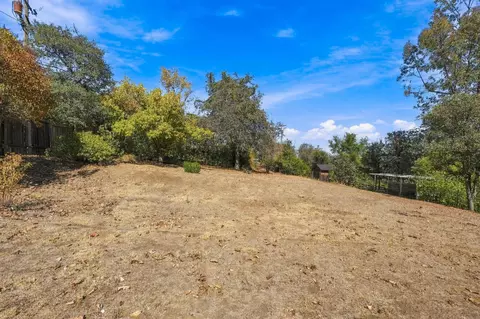 Exterior - 3540 Dwayne Ct, Redding, CA 96001 photo 5 of 9
