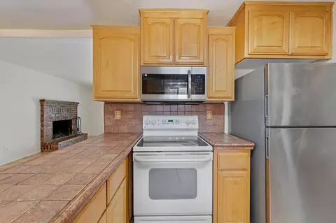 Kitchen - 3540 Dwayne Ct, Redding, CA 96001 photo 4 of 4