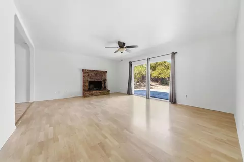 Living - 3540 Dwayne Ct, Redding, CA 96001 photo 2 of 4