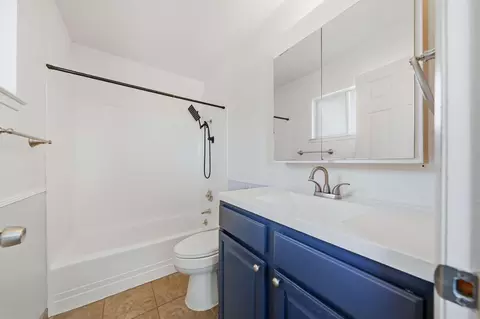 Bath - 3540 Dwayne Ct, Redding, CA 96001 photo 1 of 2