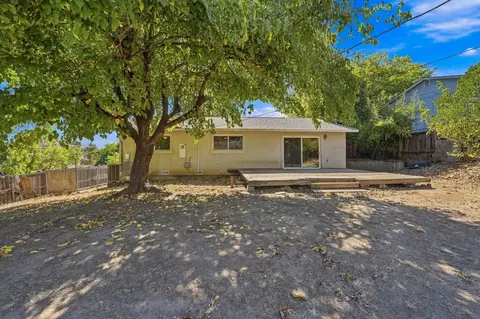Exterior - 3540 Dwayne Ct, Redding, CA 96001 photo 7 of 9