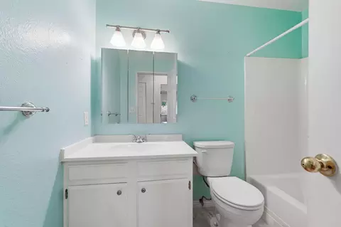 Bath - 3540 Dwayne Ct, Redding, CA 96001 photo 2 of 2