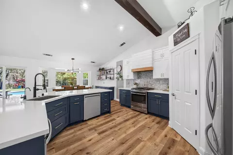 Kitchen - 11420 Wales Dr, Redding, CA 96003 photo 2 of 9