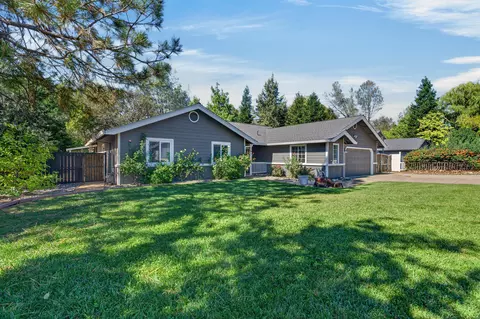 Exterior - 11420 Wales Dr, Redding, CA 96003 photo 4 of 25