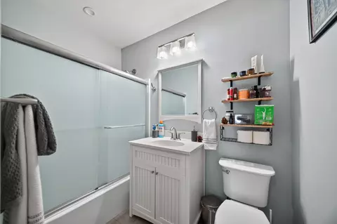 Bath - 11420 Wales Dr, Redding, CA 96003 photo 6 of 6