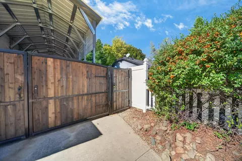 Exterior - 11420 Wales Dr, Redding, CA 96003 photo 25 of 25