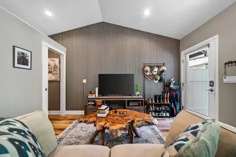 Living - 11420 Wales Dr, Redding, CA 96003 photo 6 of 8