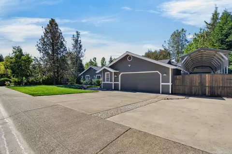 Exterior - 11420 Wales Dr, Redding, CA 96003 photo 5 of 25