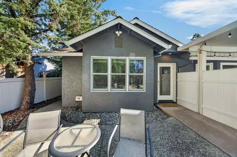 Exterior - 11420 Wales Dr, Redding, CA 96003 photo 7 of 25