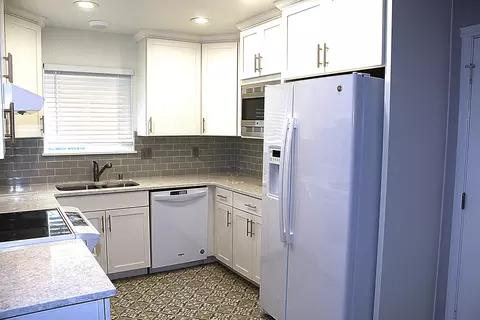 Kitchen - 7022 Marvin Trl, Redding, CA 96001 photo 4 of 5