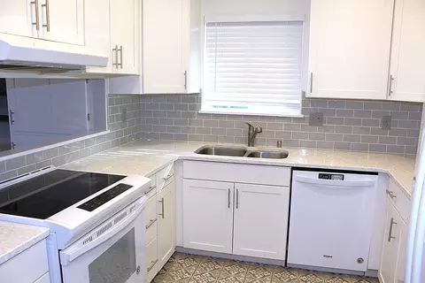 Kitchen - 7022 Marvin Trl, Redding, CA 96001 photo 3 of 5