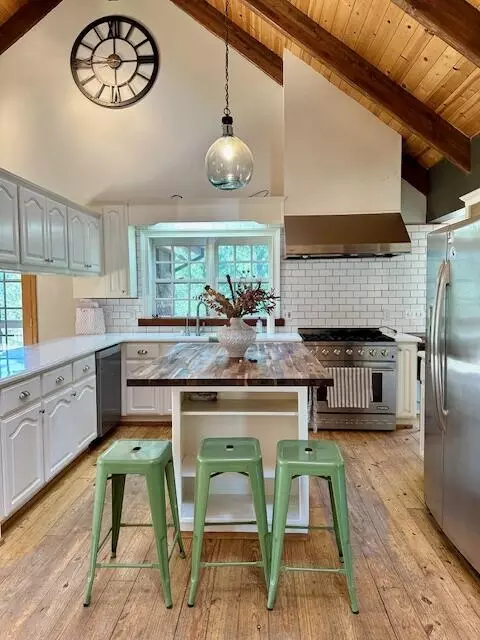 Kitchen - 261 271 Salt Flat Rd, Lewiston, CA 96052 photo 3 of 7