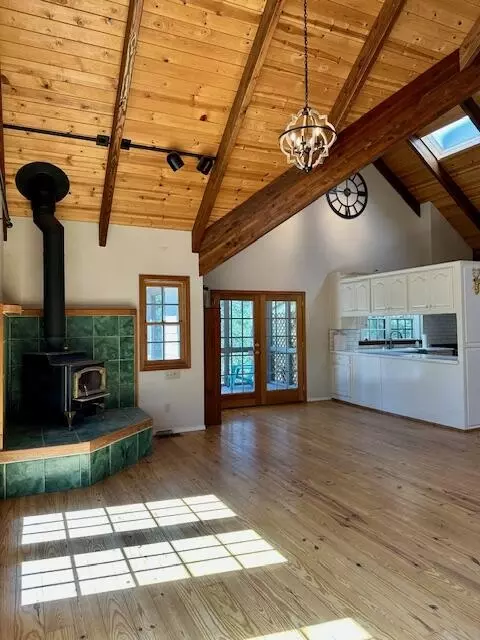Living - 261 271 Salt Flat Rd, Lewiston, CA 96052 photo 1 of 2