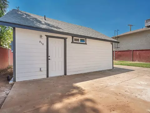 Exterior - 816 West St, Redding, CA 96001 photo 7 of 7