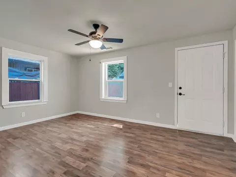 Living - 816 West St, Redding, CA 96001 photo 4 of 5