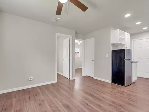 Living - 816 West St, Redding, CA 96001 photo 5 of 5