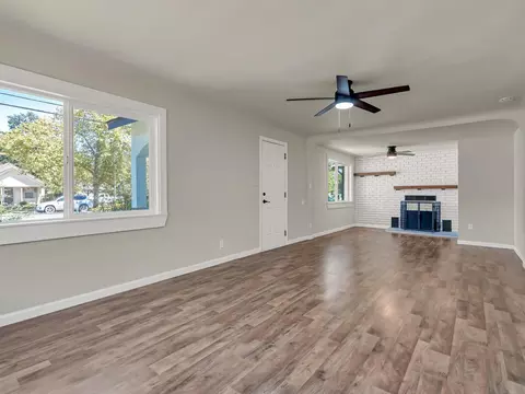 Living - 816 West St, Redding, CA 96001 photo 2 of 5
