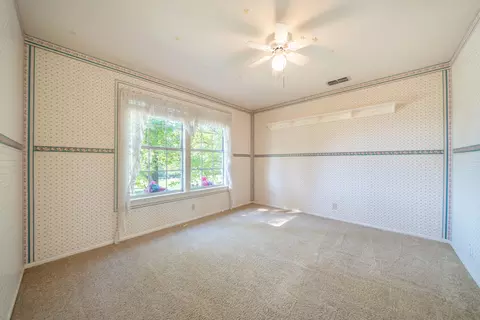 Bedroom - 21780 Lone Tree Rd, Anderson, CA 96007 photo 5 of 9