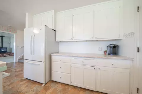 Kitchen - 21780 Lone Tree Rd, Anderson, CA 96007 photo 3 of 5