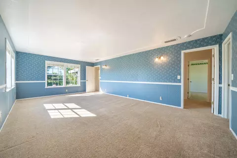 Living - 21780 Lone Tree Rd, Anderson, CA 96007 photo 4 of 4